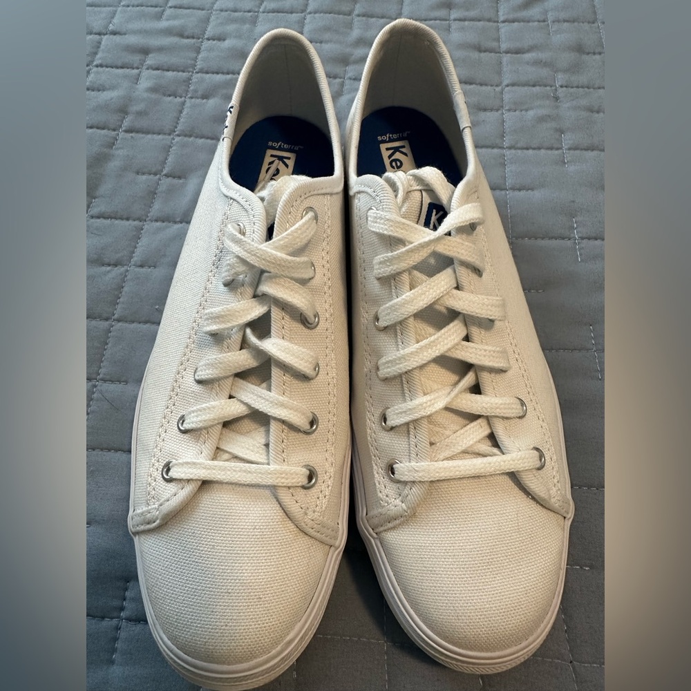 Keds Women’s Triple Kick Canvas White Sneaker w/box-Size 7.5 M